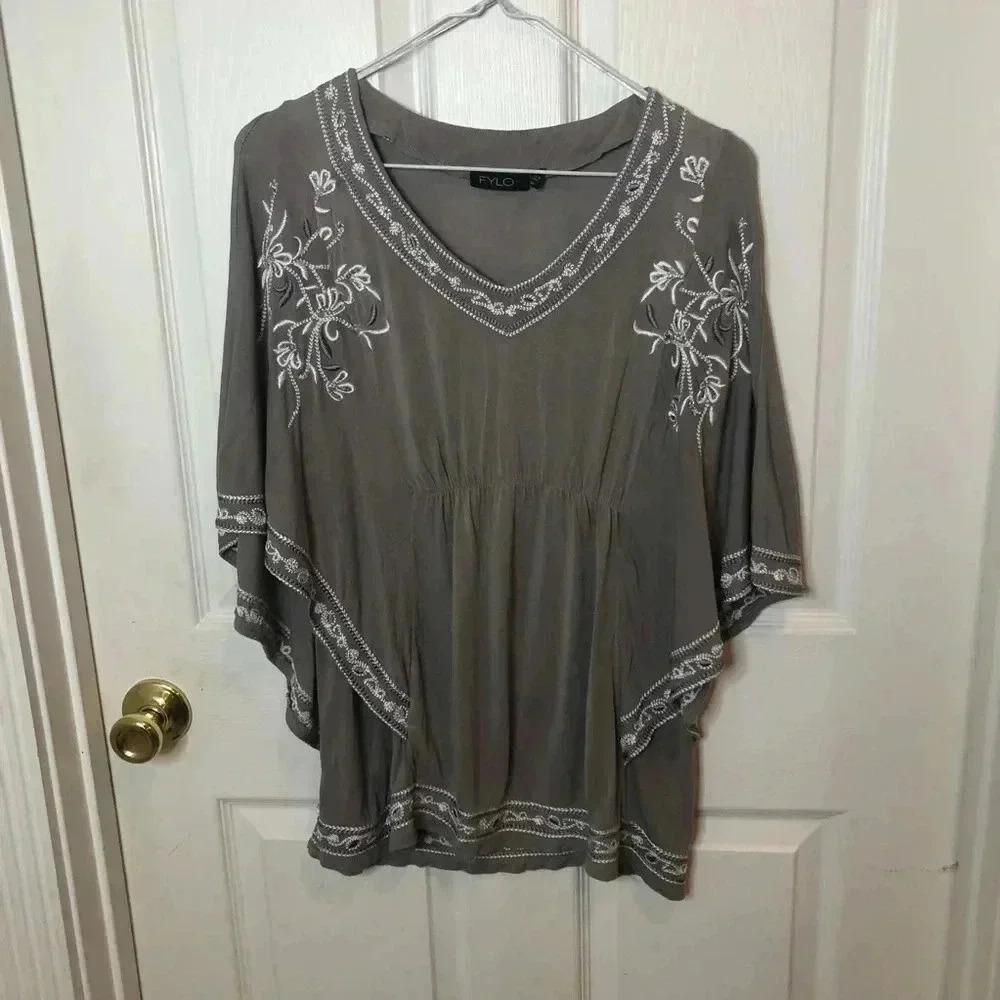Women’s Fylo top